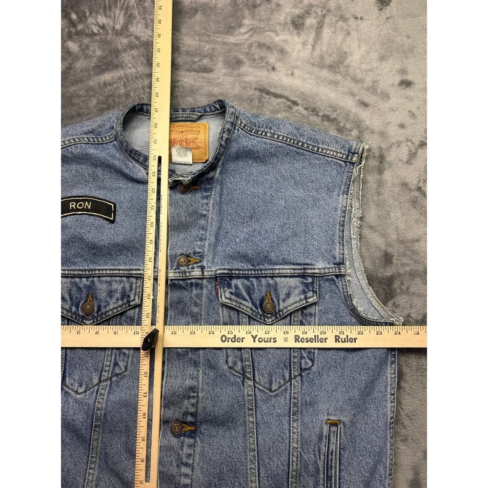 Levi's 2002 Denim Trucker Vest L Harley HOG Motown Chapter Taylor MI Biker Patch